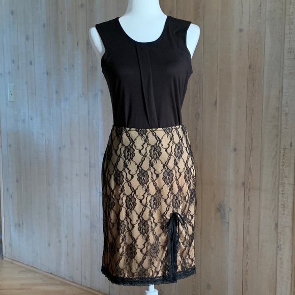 Betsey Johnson black lace over cream w/slit and bow midi skirt - size M - Picture 7 of 10